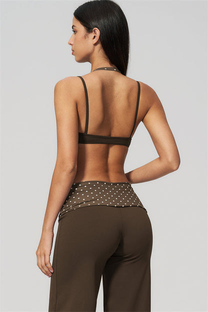 Das 2-teilige Set aus Sport-BH und Hose mit geradem Bein für aktive Frauen